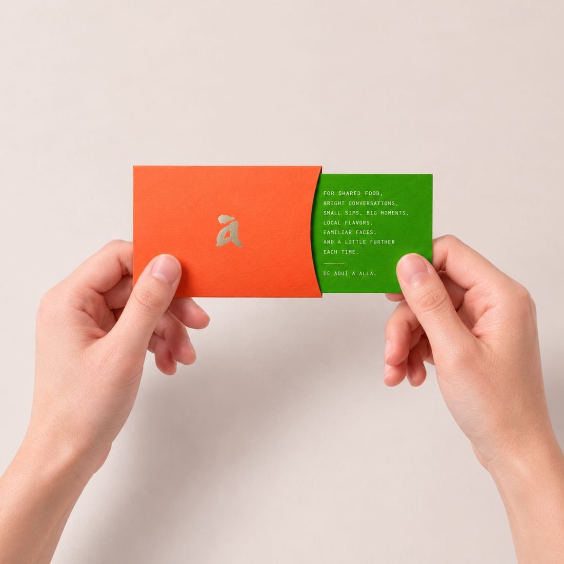 Tarjeta naranja y verde de Acuyá